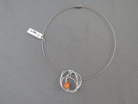 ogrlica greta z oranžno perlo